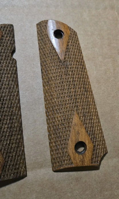 1911 Commander / Commander Compact Pistols Wooden Grips